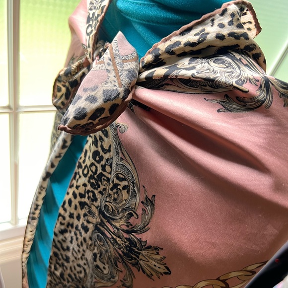 Roberto Cavalli Scarf. 100% Silk. Made in Italy. - Picture 4 of 16